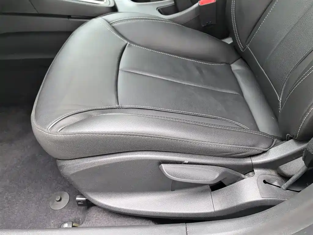 Buick Excelle 2019 18T Auto Connected Elite China VI фото 20
