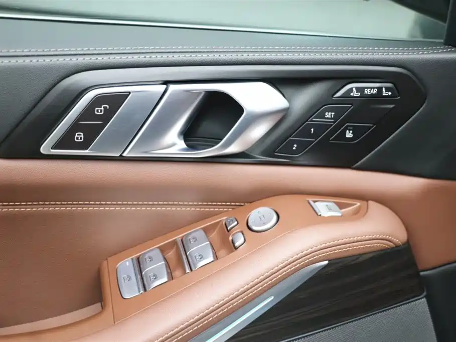 BMW X7 2023 xDrive40i Leading Luxury Package фото 11