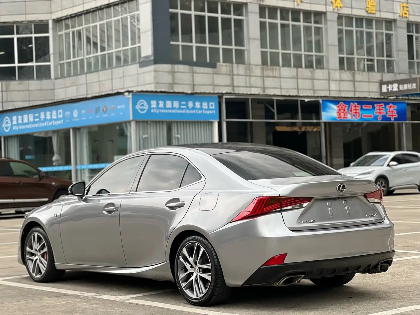 Lexus IS 2017 300 F SPORT фото 6