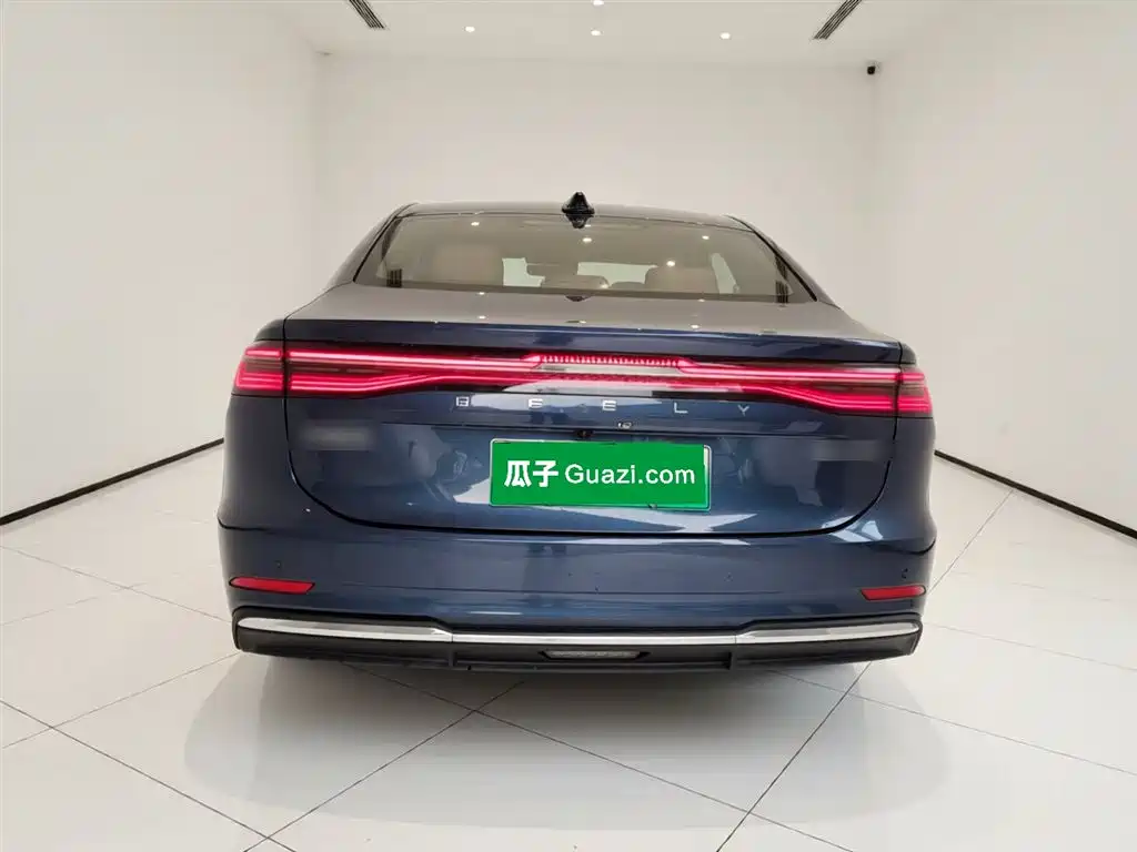 Geely Galaxy Galaxy A7 2025 EM-i 150km Explorer+ Edition фото 4