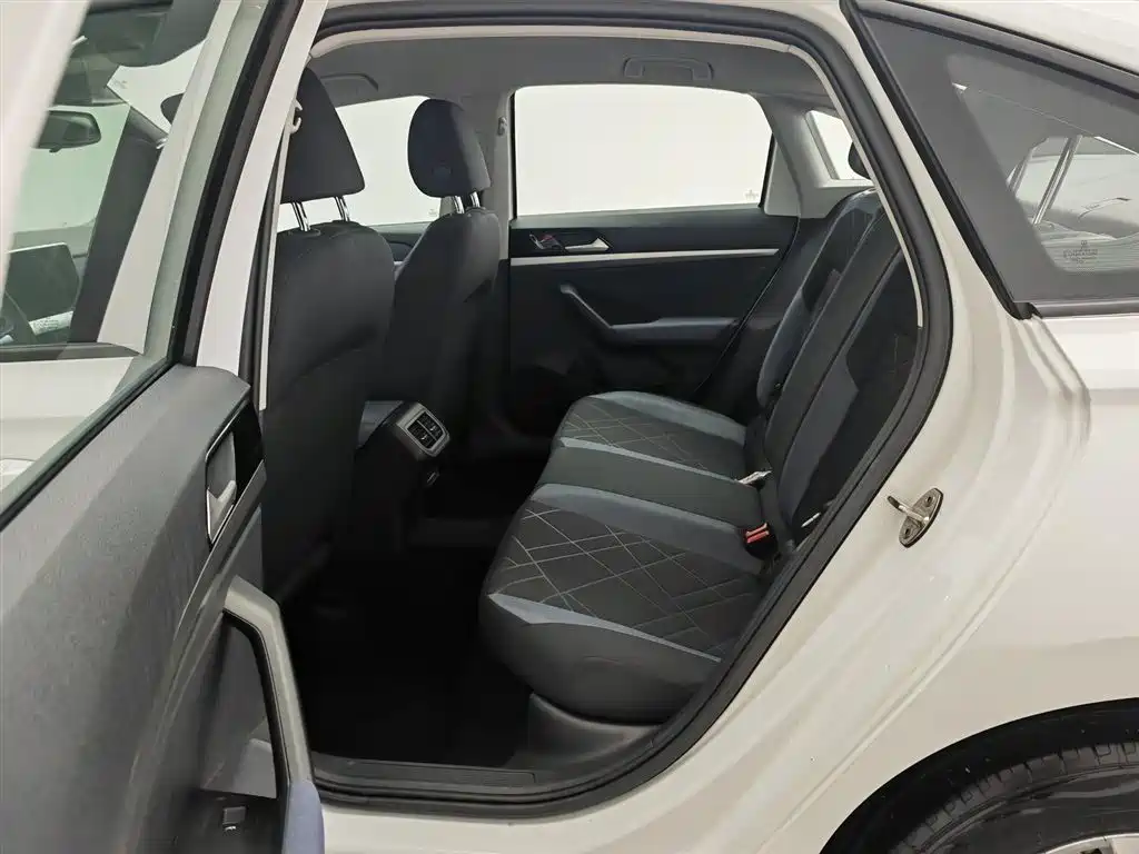 Volkswagen Lavida 2024 Model 1.5L Automatic Delight Edition фото 15