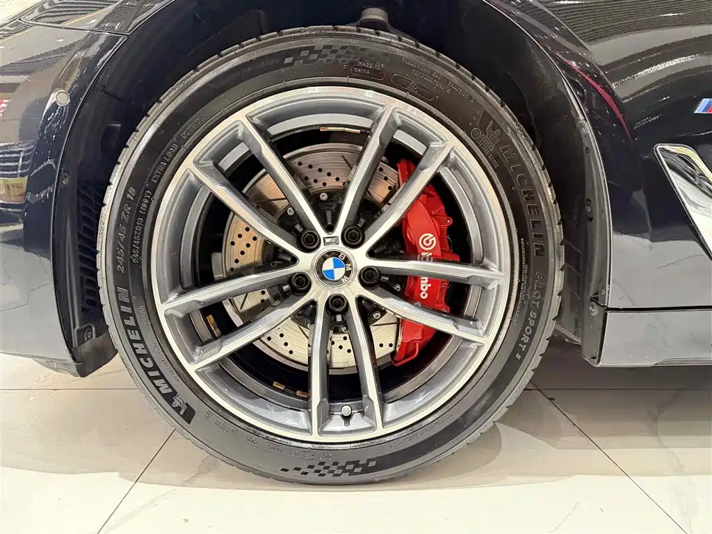 BMW 5 Series 2021 525Li M Sport Package фото 8