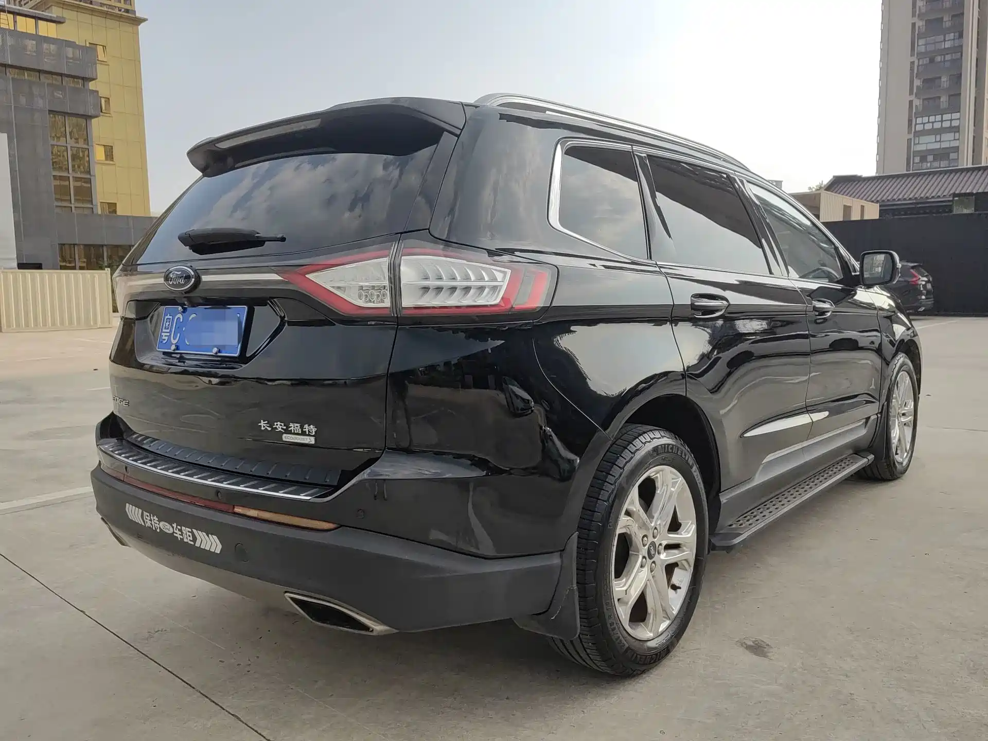 Фото 10 - Ford Edge