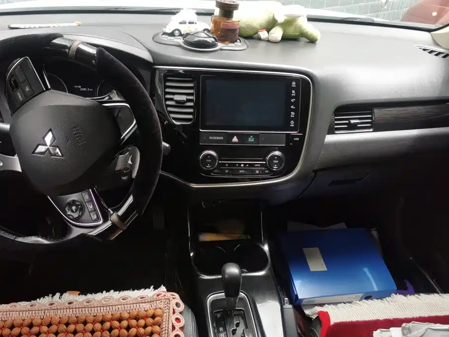 Mitsubishi Outlander 2017 2016 2.4L 4WD Elite Edition 5-seater