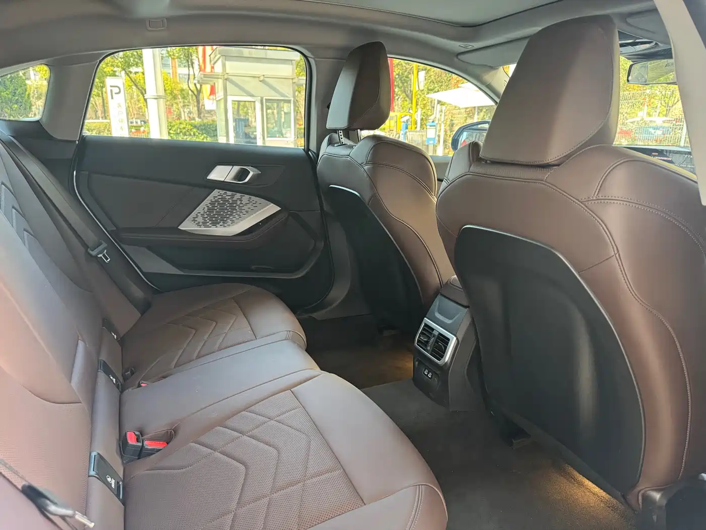 BMW 2 Series 2025 225L M Sport Package фото 17