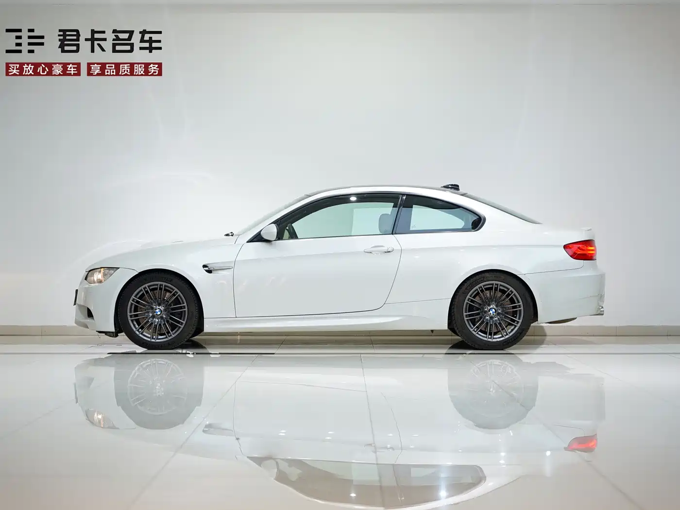 BMW M3 2011 M3 Coupe Carbon Fiber Roof Edition фото 5