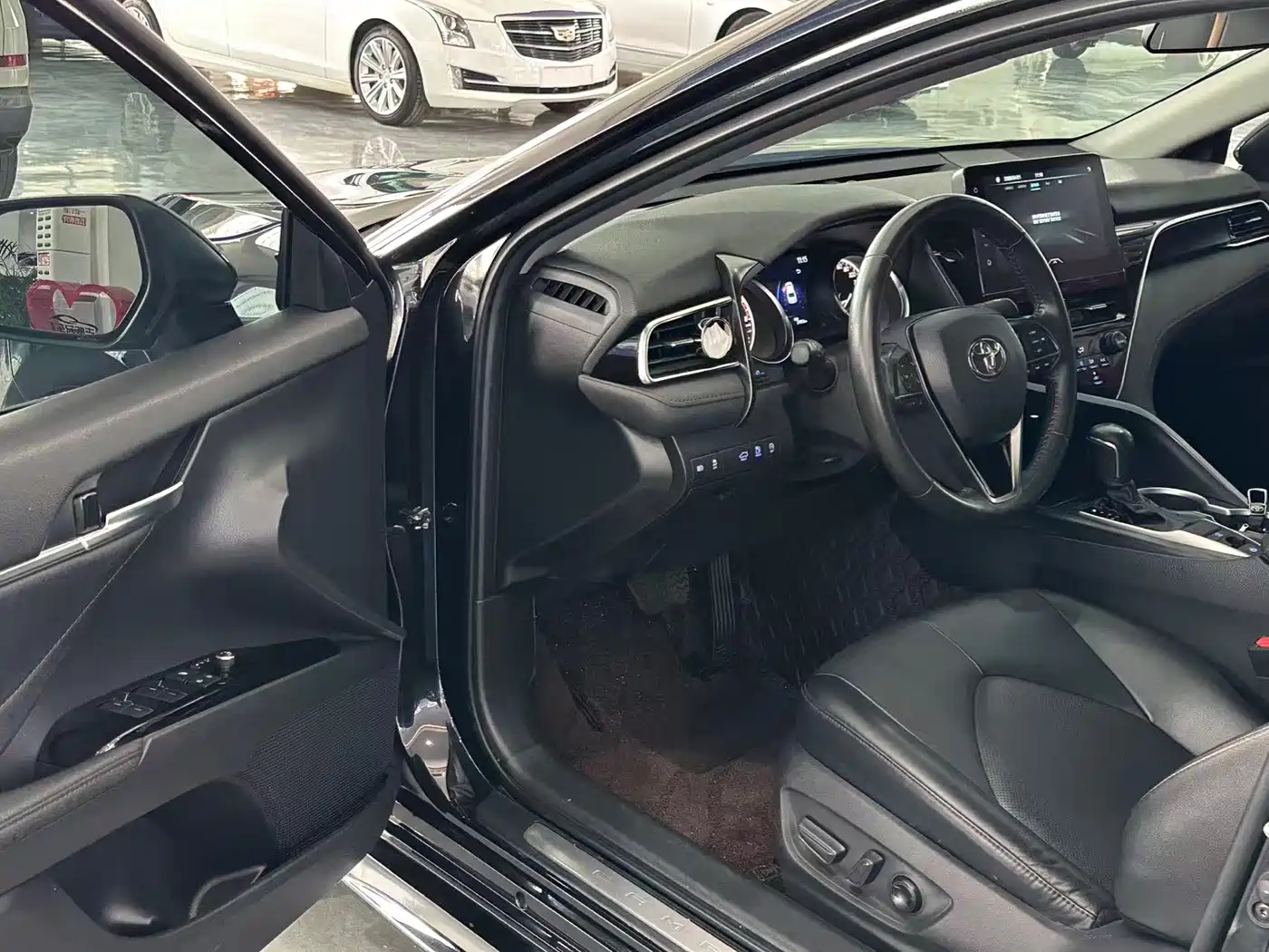 Toyota Camry 2023 2.0G Luxury Edition фото 5