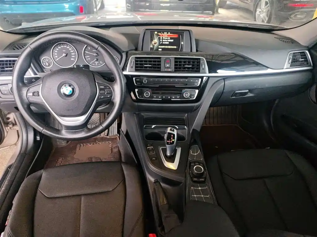 BMW 3 Series 2017 320Li Fashion фото 10