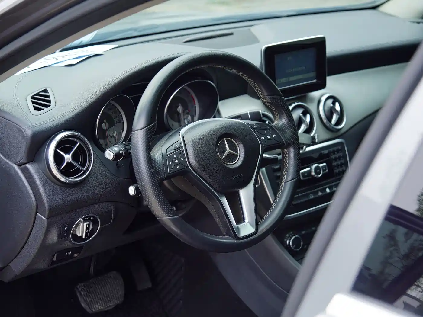 Mercedes-Benz GLA 2015 GLA 200 Fashion фото 13