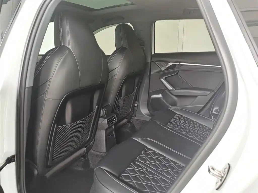 Audi A3 2025 Sportback 35TFSI Flying Premium фото 9