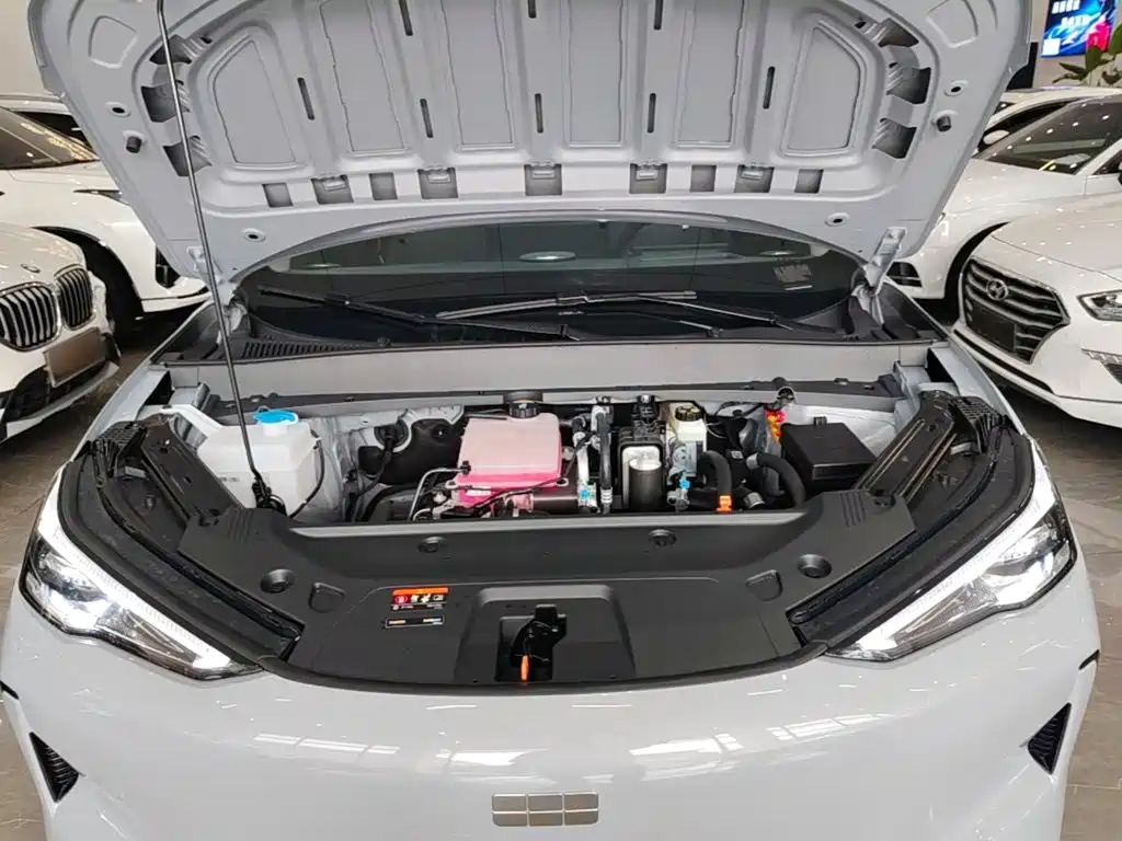 Фото 16 - Geely Galaxy Galaxy E5