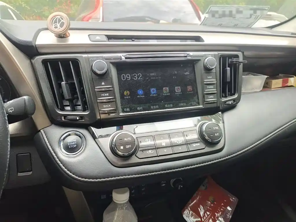 Toyota RAV4 Rongfang 2015 2.5L Automatic 4WD Elite Edition фото 13