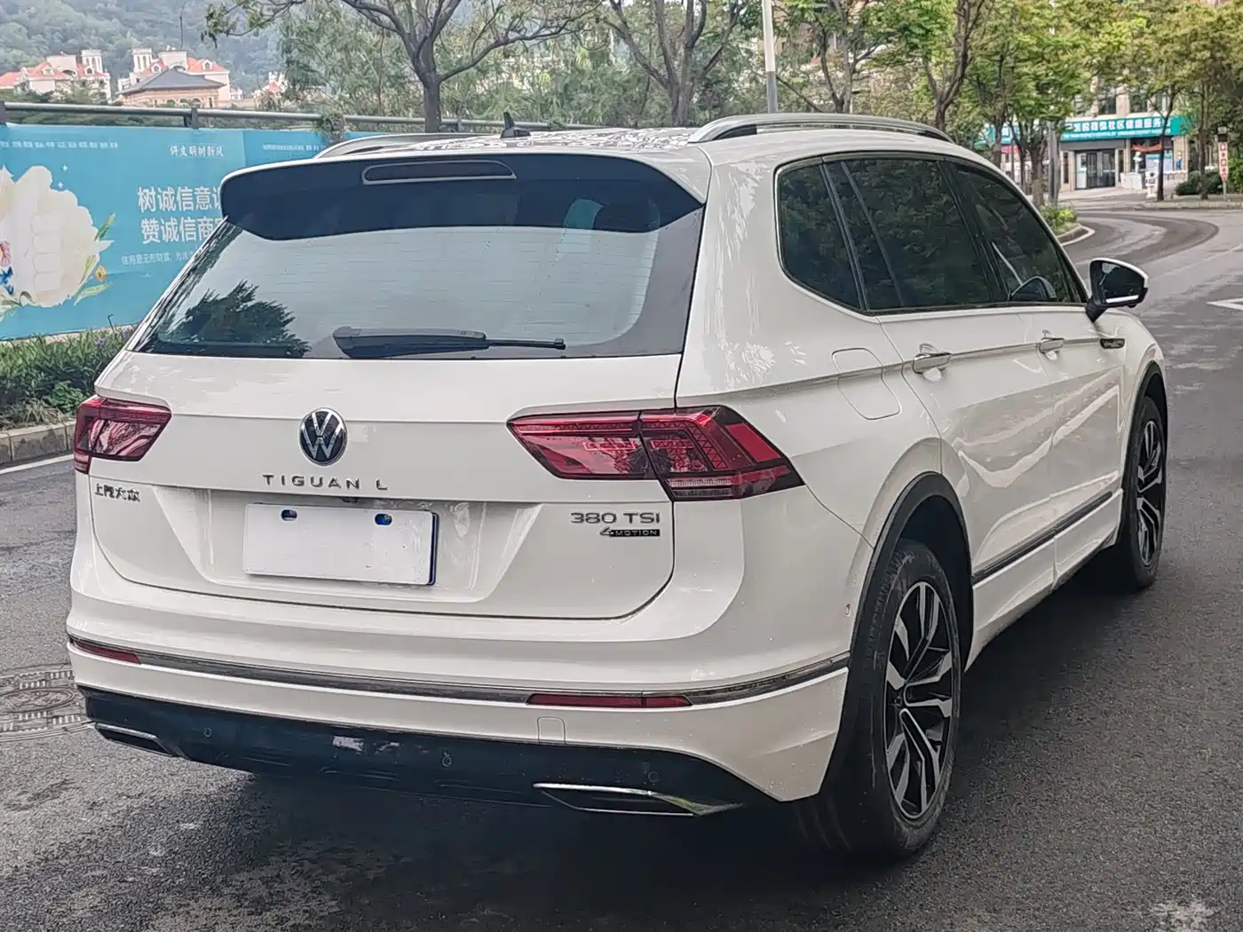 Volkswagen Tiguan L 2021 380TSI Automatic 4WD R-Line Flagship 7-seater фото 4