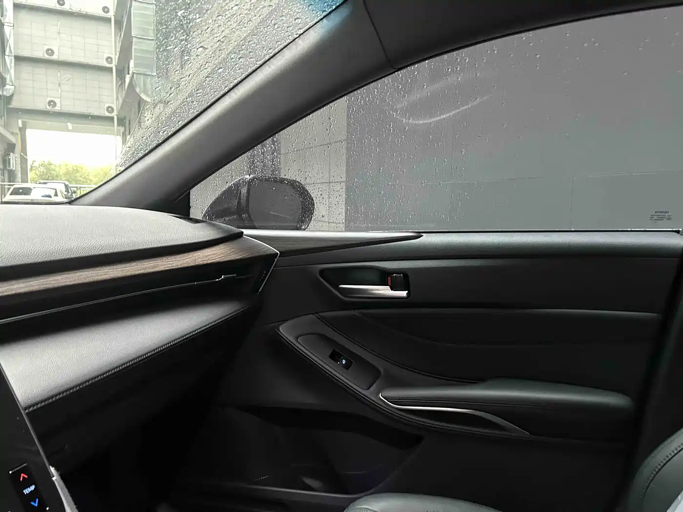 Toyota Avalon 2023 2.0L Premium Selection фото 11