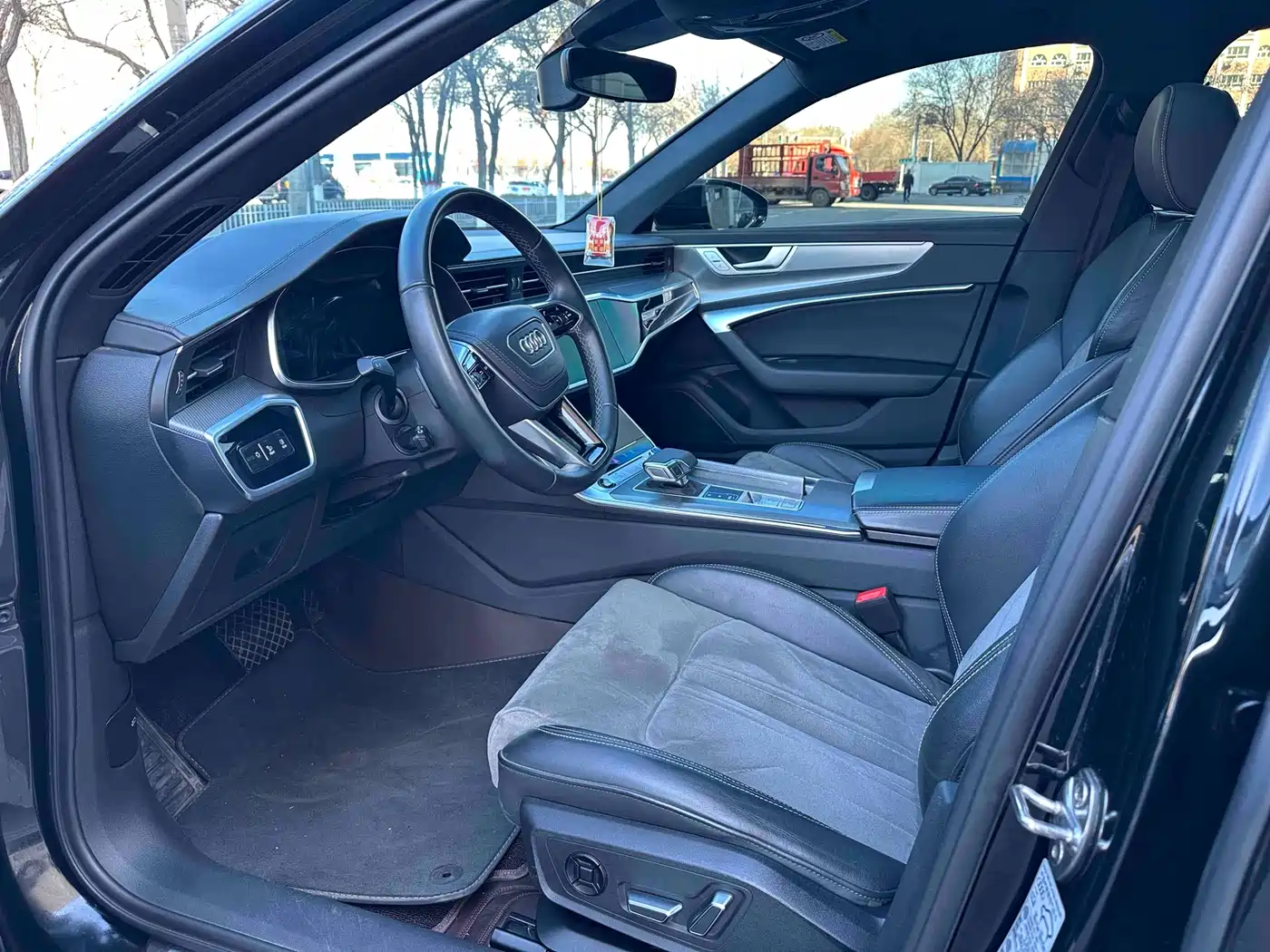 Audi A6L 2024 45 TFSI Premium Dynamic фото 4