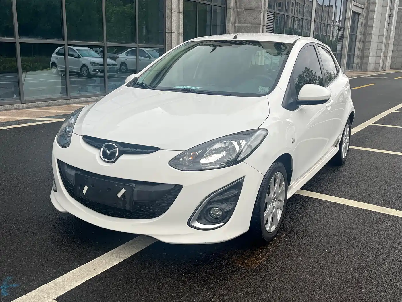 Mazda 2 2014 2012 Hatchback Dynamic 1.5L Automatic Value Edition