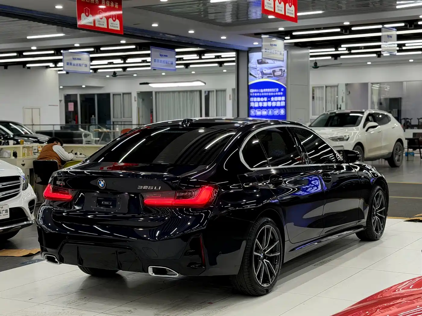 BMW 3 Series 2025 325Li M Sport Package фото 6