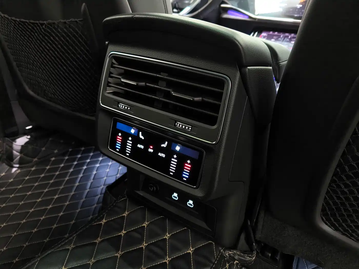 Audi Q8 2022 2022 55 TFSI Luxury Dynamic