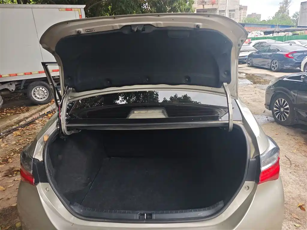 Toyota Corolla 2017 Facelift 1.2T S-CVT GL-i Leather Edition фото 19