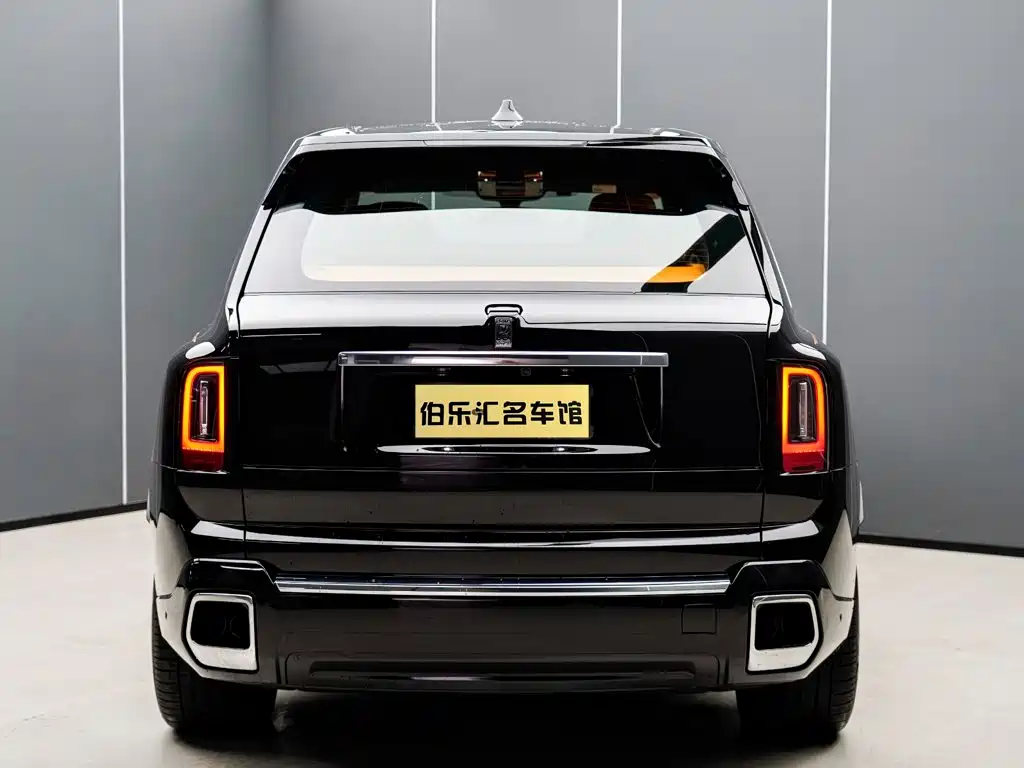 Rolls-Royce Cullinan 2025 2024 4-Seater