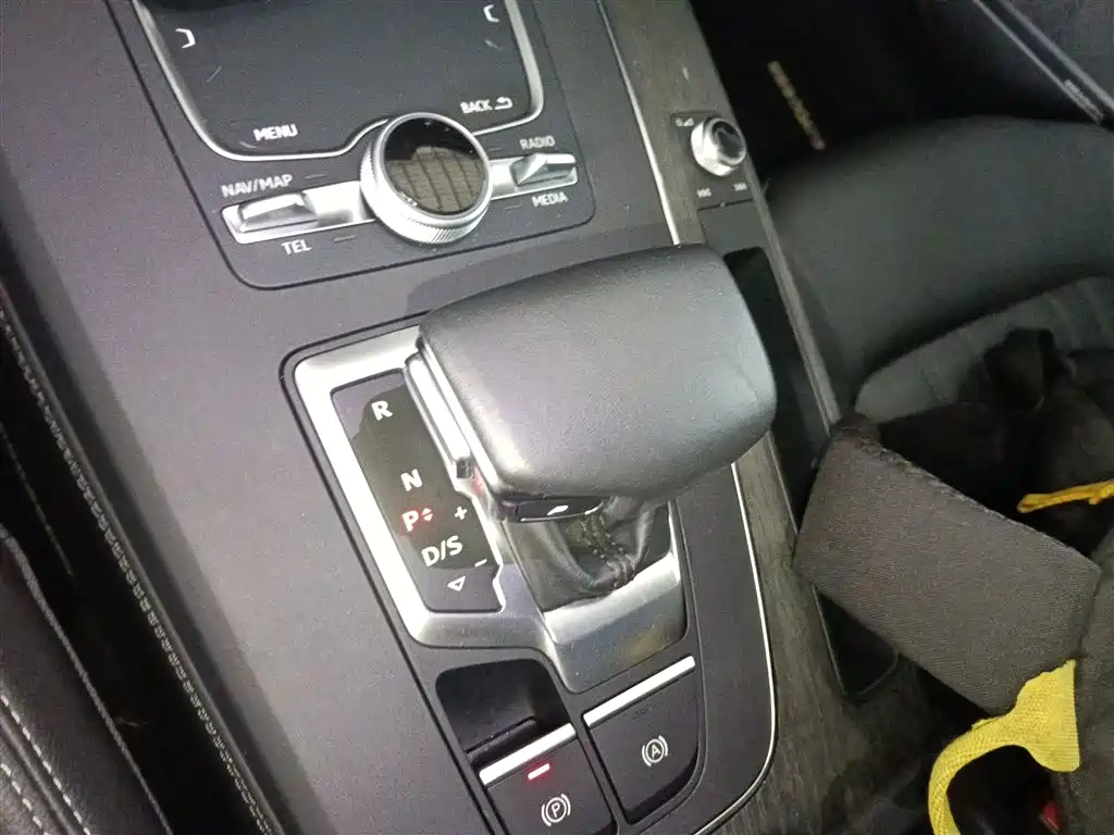 Audi Q5L 2018 45 TFSI Exclusive Elegance (China V) фото 14