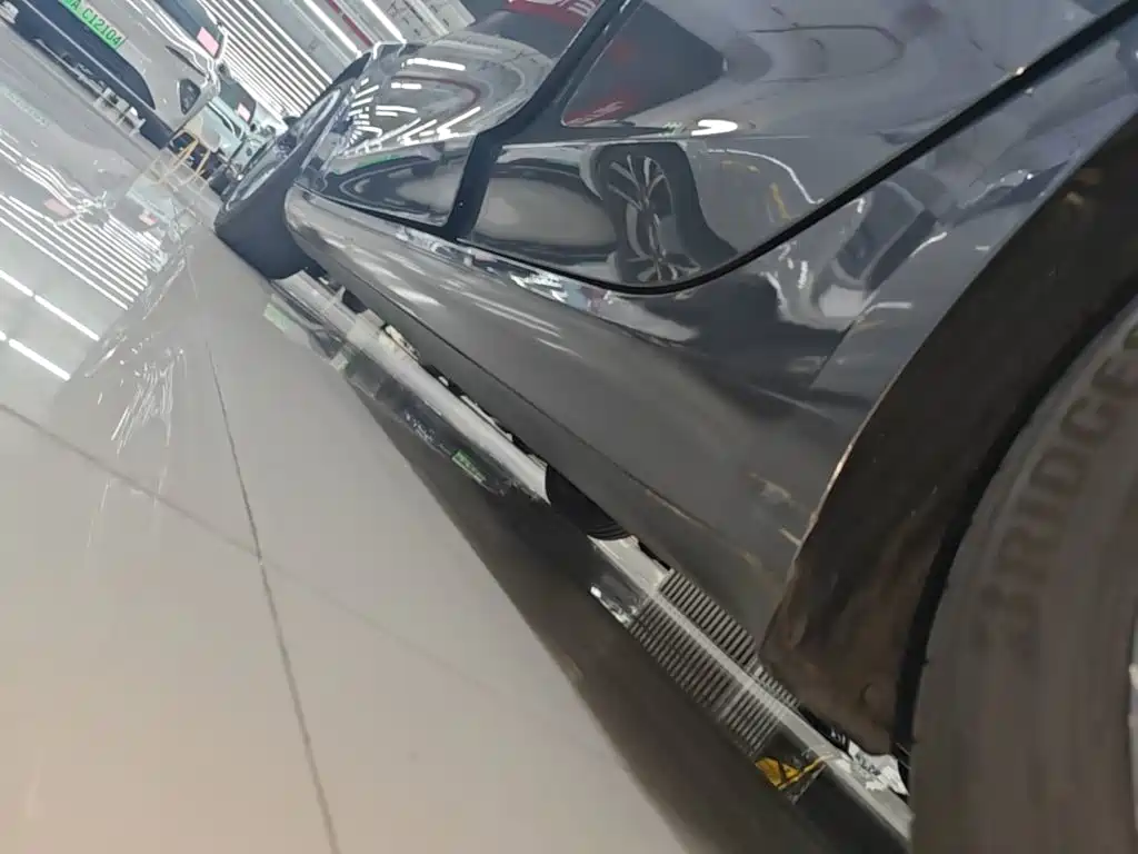 Фото 22 - Tesla Model 3