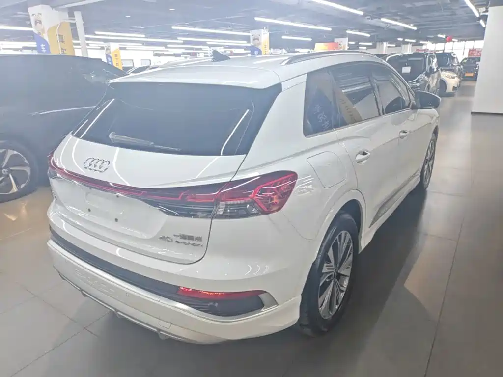 Фото 7 - Audi Q4 e-tron