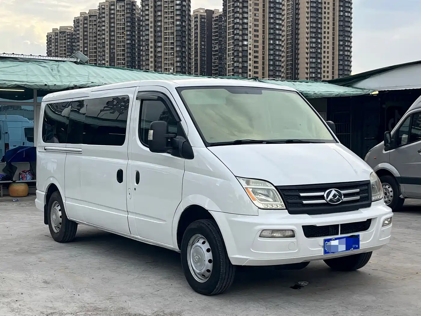 Photo 3 - SAIC Maxus Xintu V80