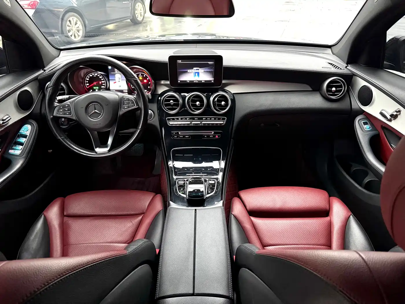 Mercedes-Benz GLC Coupe 2019 GLC 200 4MATIC Coupe SUV фото 11