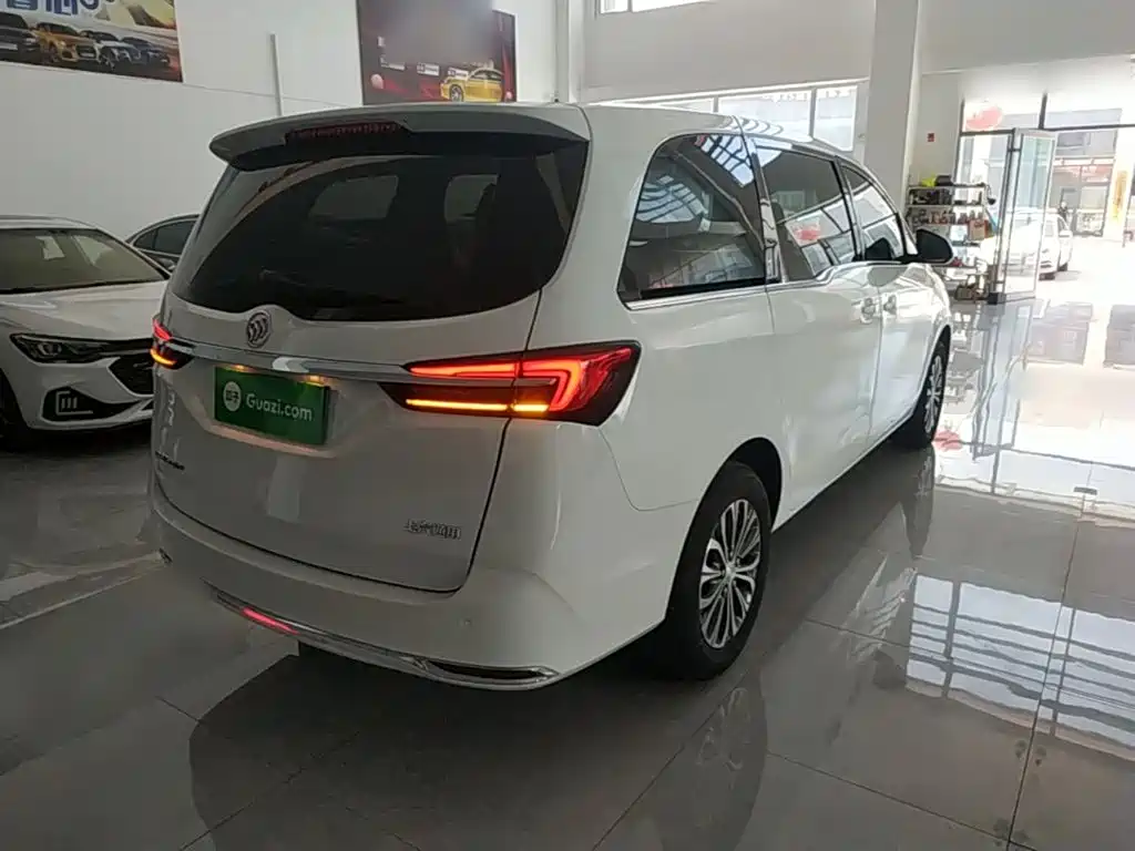 Фото 7 - Buick GL8