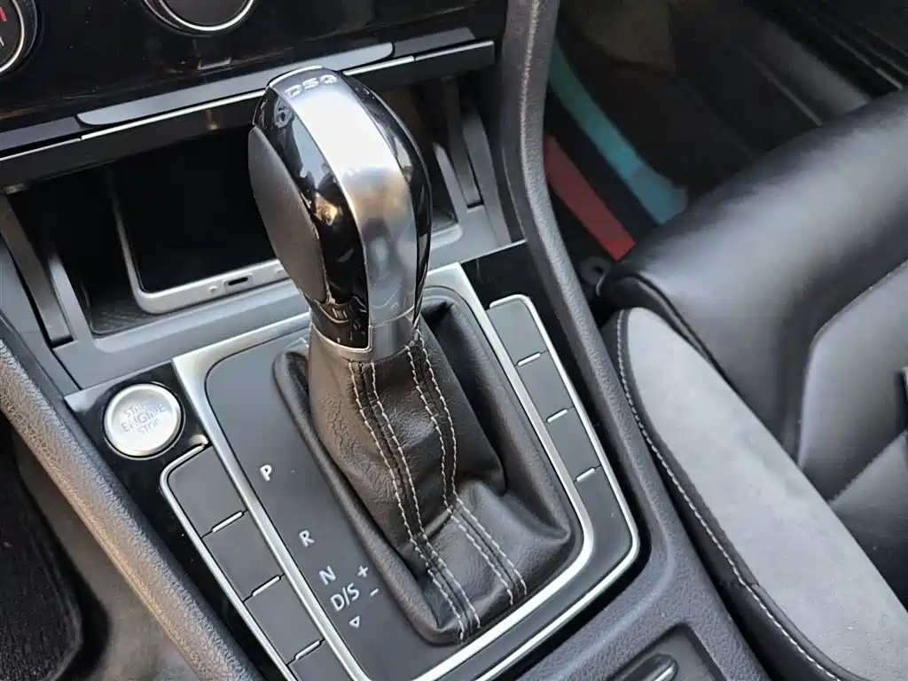 Volkswagen Golf 2019 280TSI DSG R-Line (China V) фото 7