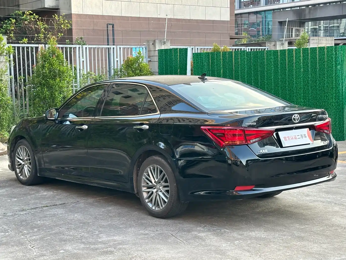 Фото 7 - Toyota Crown