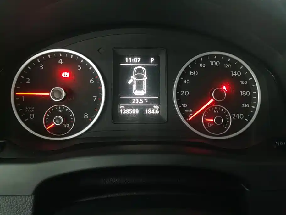Volkswagen Tiguan 2016 280TSI Automatic 2WD Silk Road Comfort фото 14