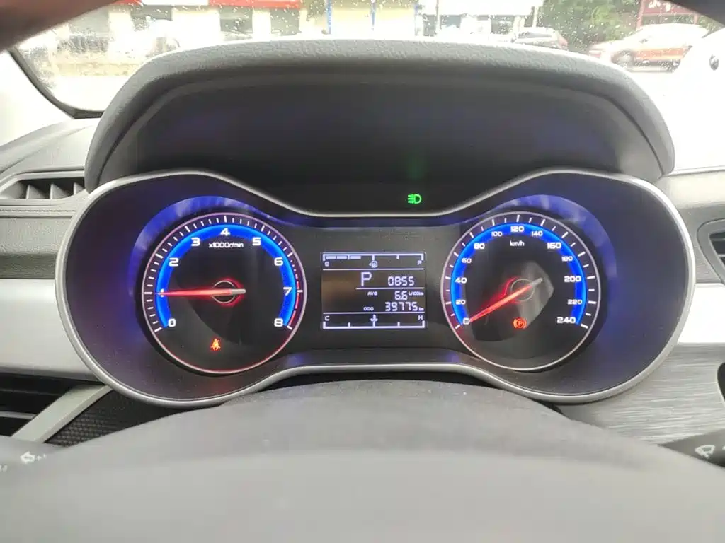 Фото 12 - Geely Vision