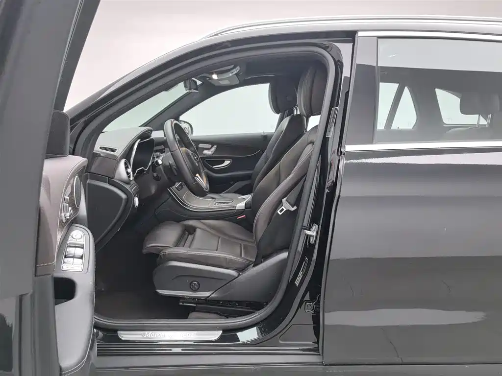Mercedes-Benz GLC 2022 Facelift GLC 260 L 4MATIC Luxury Model фото 10