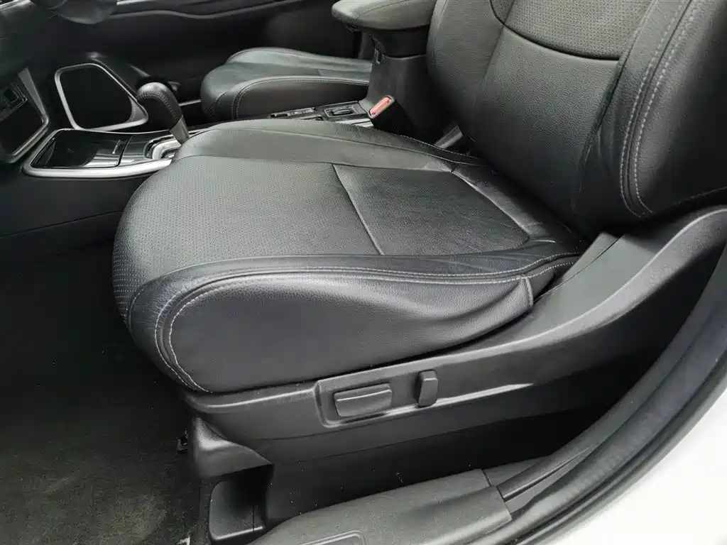 Mitsubishi Outlander 2018 2.4L 4WD Luxury Edition 7-seater фото 20