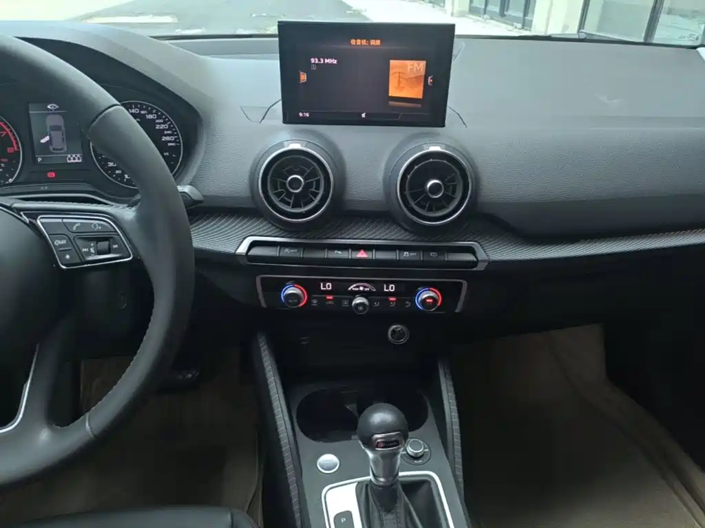 Фото 13 - Audi Q2L