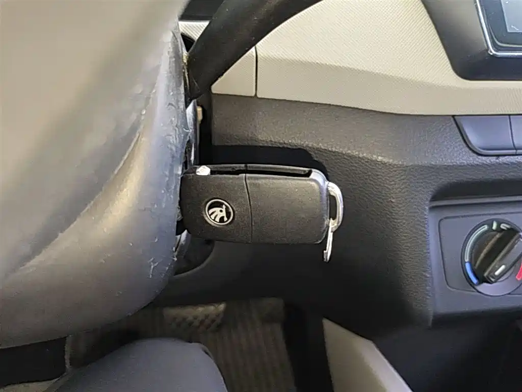 Škoda Fabia 2017 1.4L Auto Car Enjoy Edition фото 9