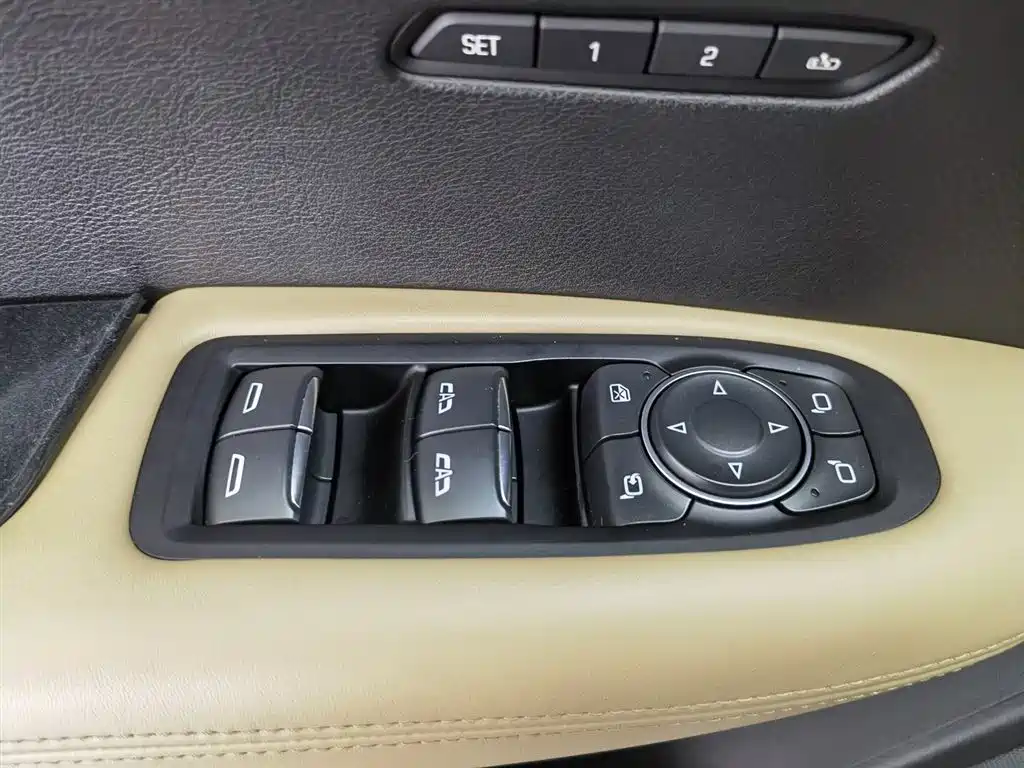 Cadillac XT5 2016 28T AWD Platinum Edition фото 9