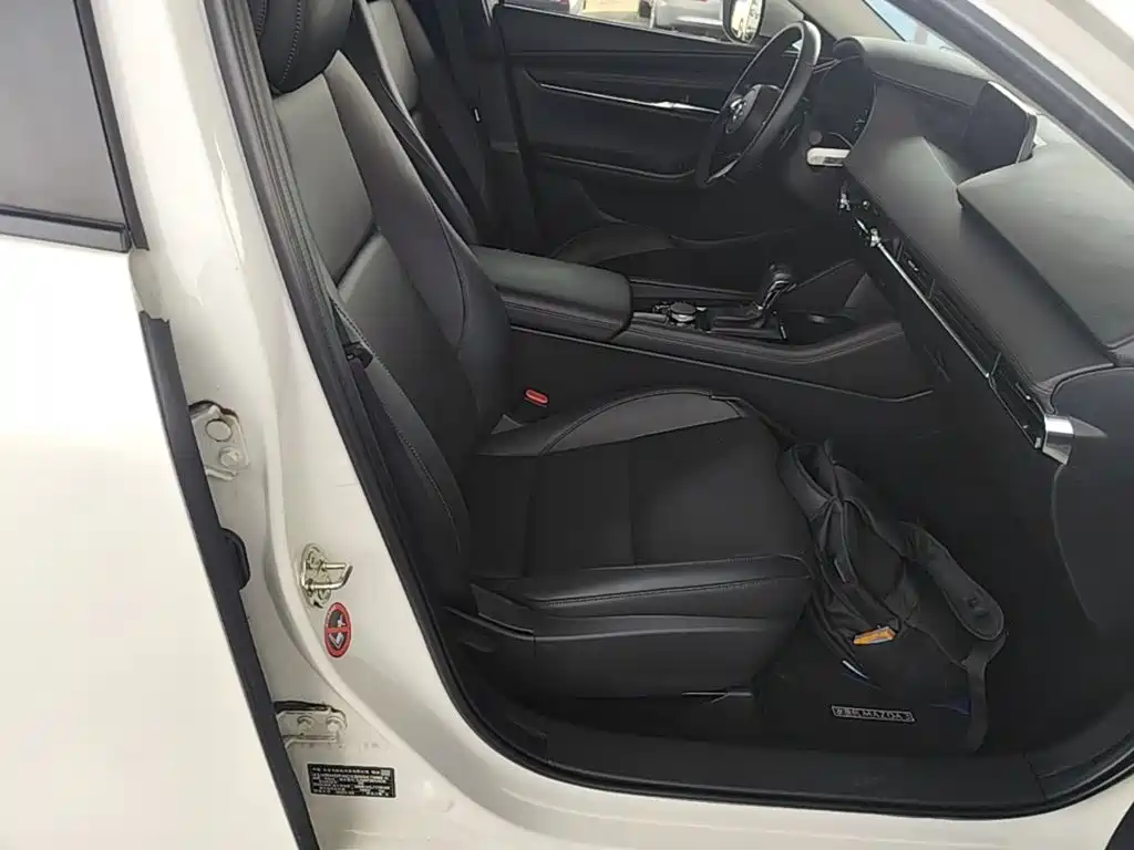 Mazda Mazda 3 2025 2023 2.0L Automatic Premium Edition