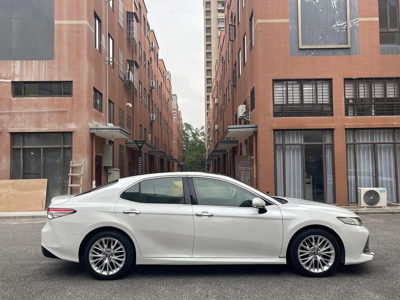 Toyota Camry 2018 2.5G Luxury Edition фото 4