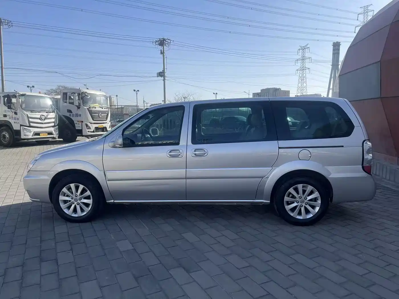 Buick GL8 2014 2.4L Executive Edition фото 2