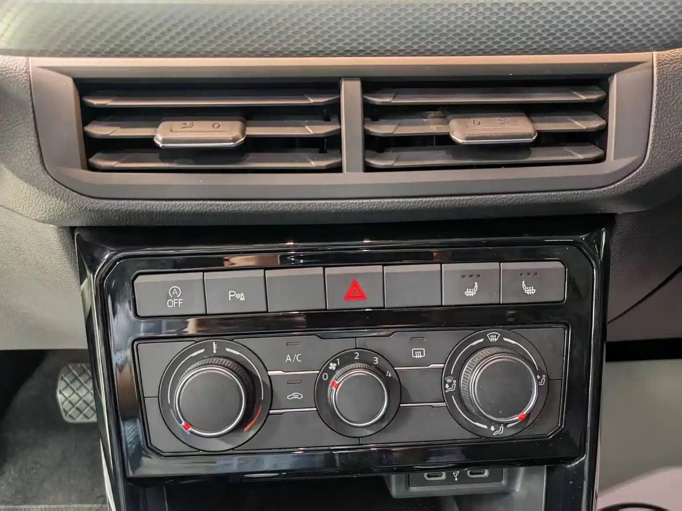 Volkswagen Tanying 2021 1.5L Automatic Smart Connect Edition фото 24
