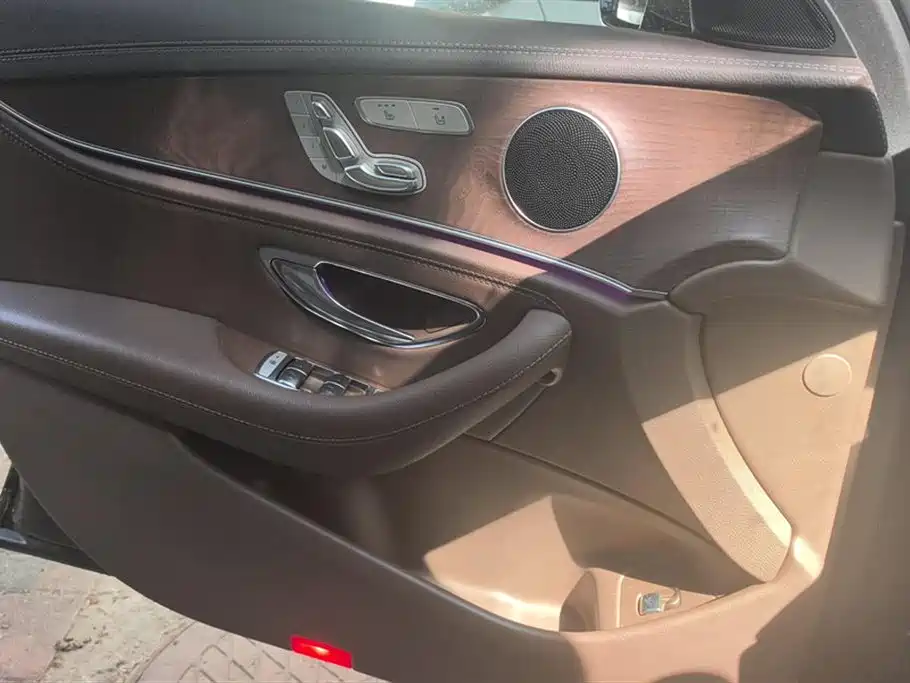 Mercedes-Benz E-Class 2020 E 300 L Fashion фото 7