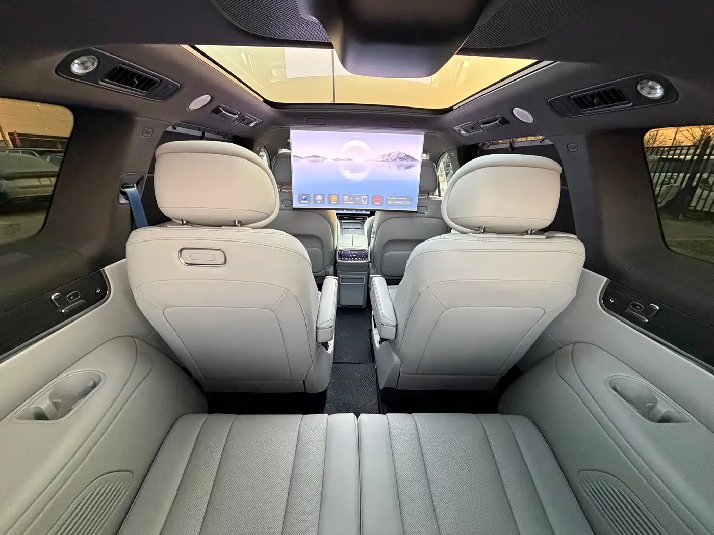 AITO Wenjie AITO M9 2024 Range Extender Ultra 52kWh 6-seater фото 34