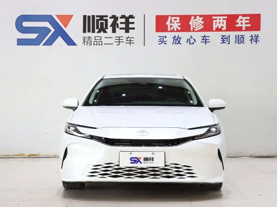 Toyota Camry 2025 2024 2.0GVP Luxury Edition
