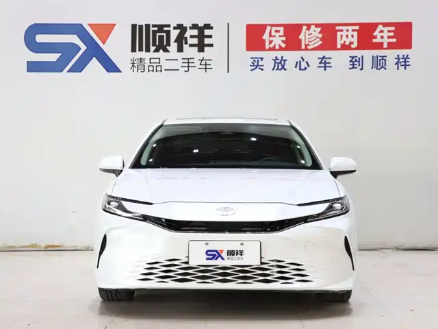 Toyota Camry 2024 2.0GVP Luxury Edition — фото 2