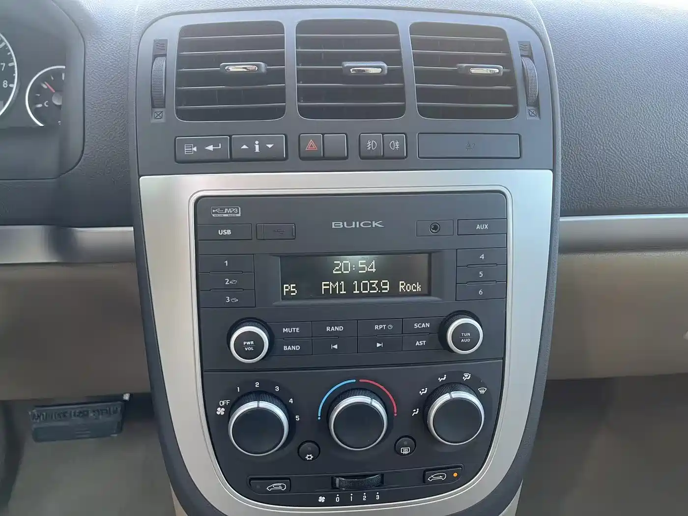Buick GL8 2014 2.4L Executive Edition фото 18