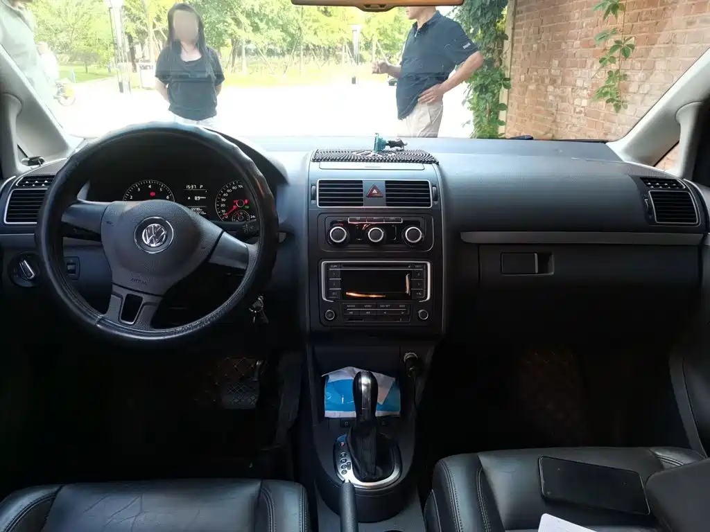 Фото 13 - Volkswagen Touran