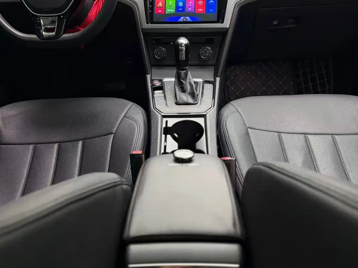 Volkswagen Lamando 2017 230TSI DSG Trend Edition фото 7